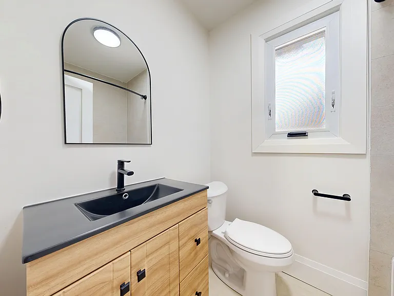 1214 Avenue Rd — Photo 13