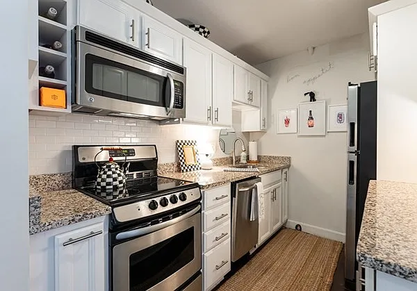 16 Balmoral St #410 — Photo 9