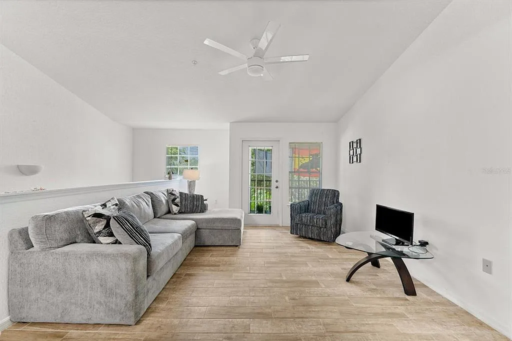 2 bed, 2.0 bath, 1080 sqft, $1,850 — Photo 3