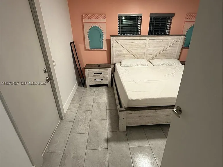 2020 Washington St #4 — Photo 3
