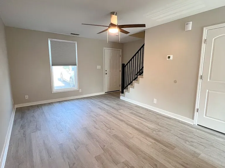 1521 W Knollwood Cir — Photo 5