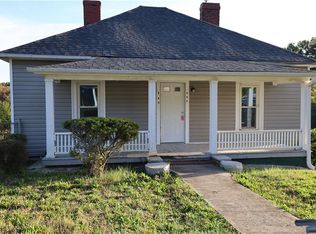 994 Burton St, Eden, NC 27288