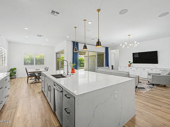 3rd image of 1339 E NOLAN Place