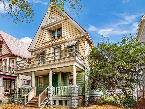 3rd image of 3128 N Buffum STREET