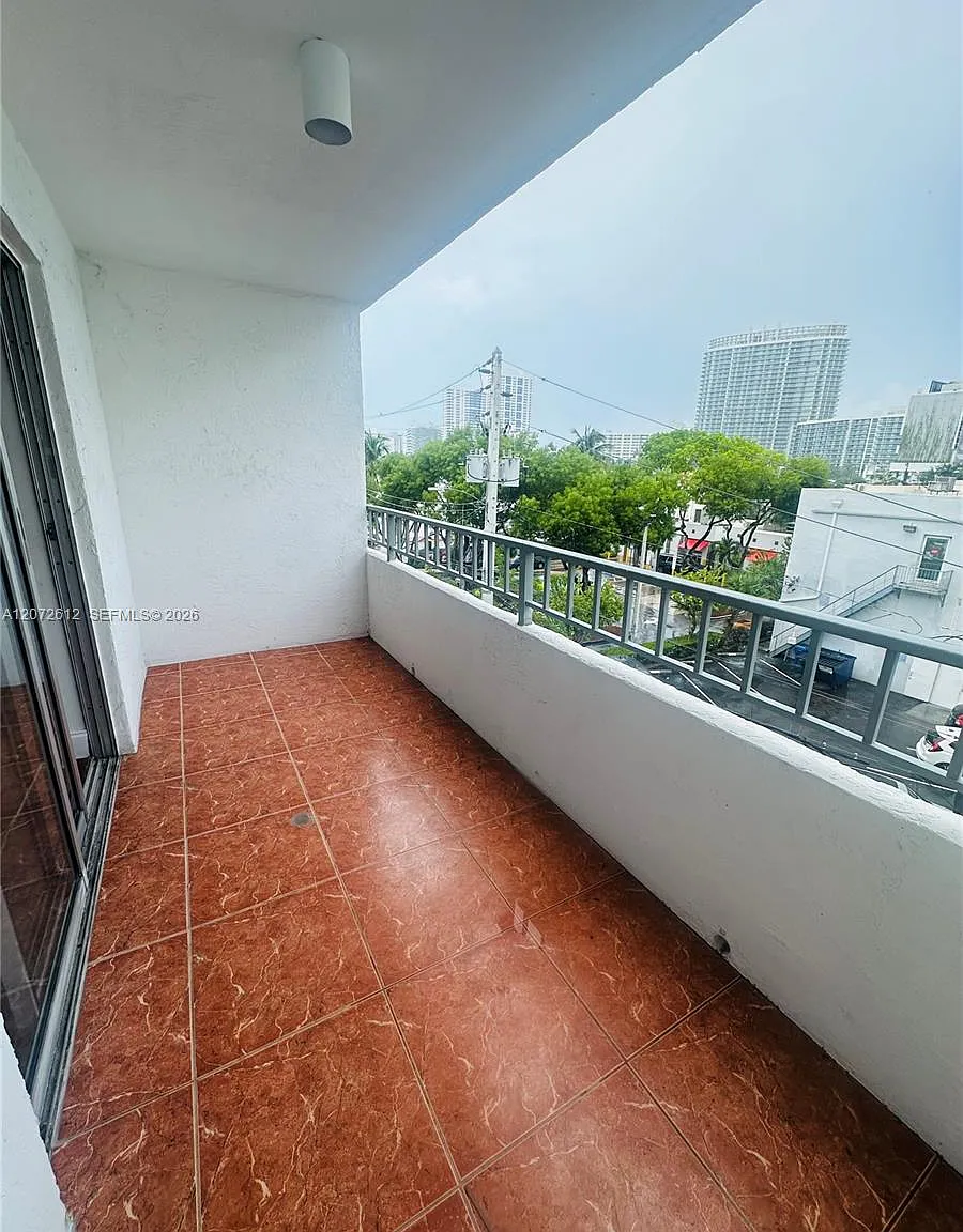 Lincoln Place Residences — Photo 4