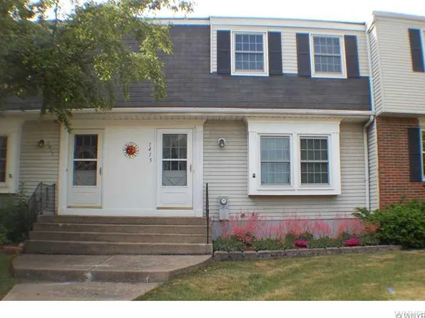 1415 Independence Dr, Derby, NY 14047