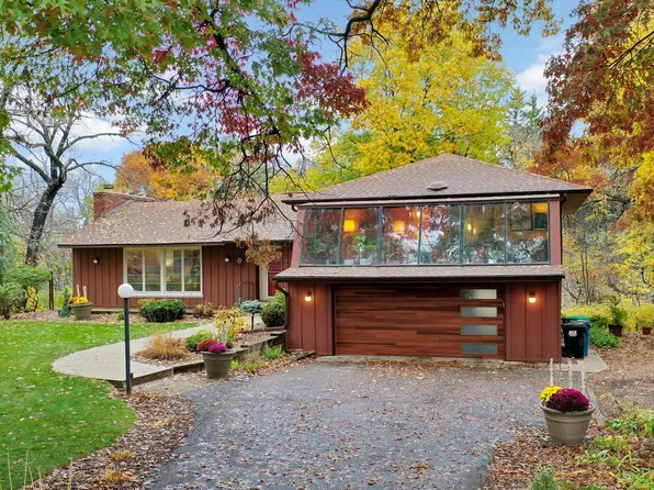 189 Logan Pkwy NE, Fridley, MN 55432