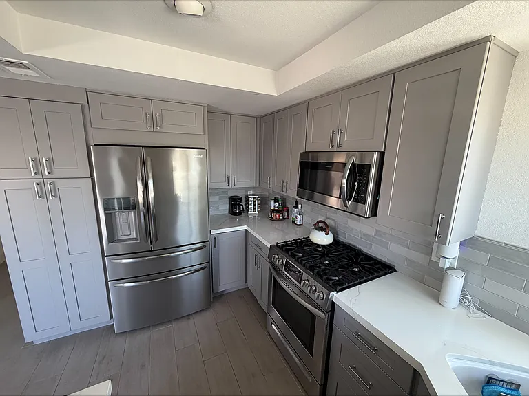 1237 W Balboa Blvd — Photo 5