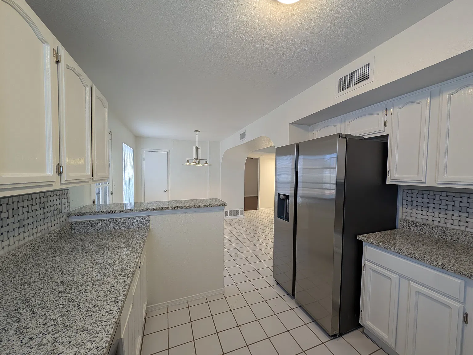 4 bed, 2.5 bath, 2201 sqft, $1,950 — Photo 4