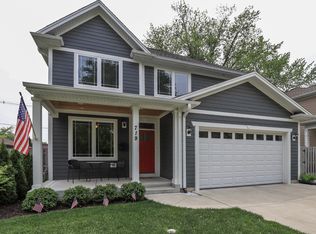 719 E Glendale Rd, Libertyville, IL 60048