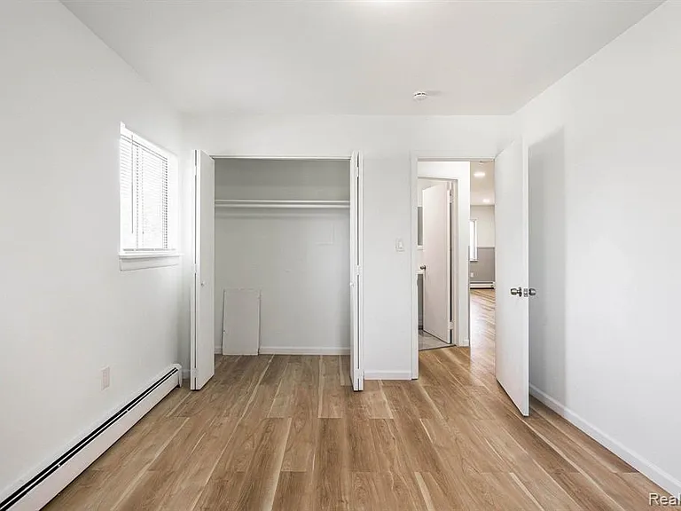 2475 S Commerce Rd #10 — Photo 28