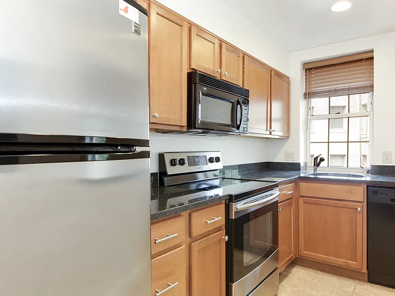 1673 Park Rd NW #303 — Photo 7