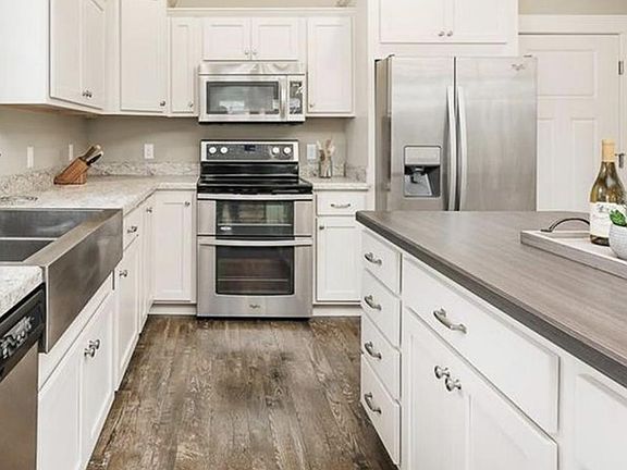 3rd image of 1612 Hidden Cove Ln