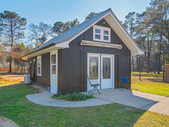 4th image of 2928 Barton Rd