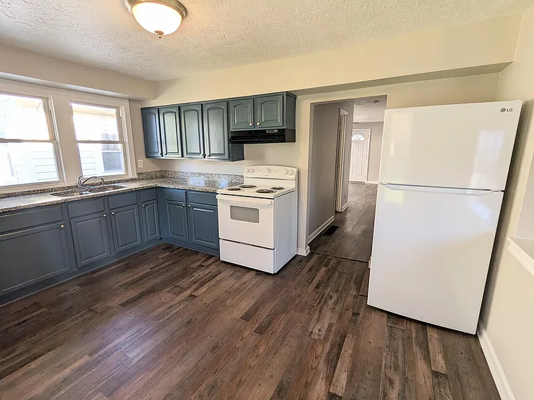 524 Brentwood Ave — Photo 5