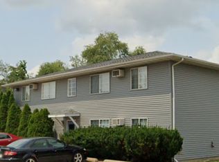 840 Terry Ave #1, Hiawatha, IA 52233