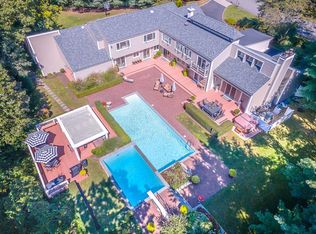 19 Etna Ln, Dix Hills, NY 11746