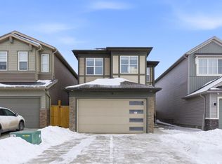 14 SW Belvedere Point SE, Calgary, AB T2A7G1