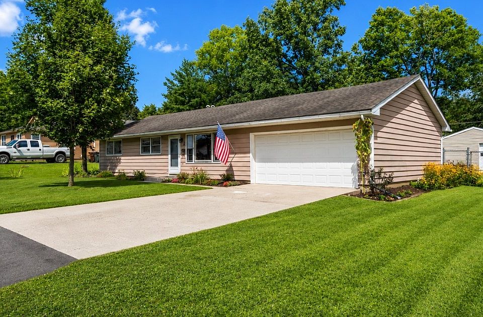 1st image of 55 Apple Dr
