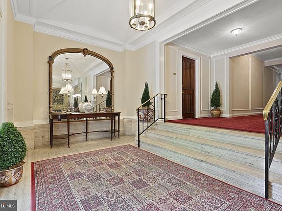 4th image of 3405 Greenway Unit 106
