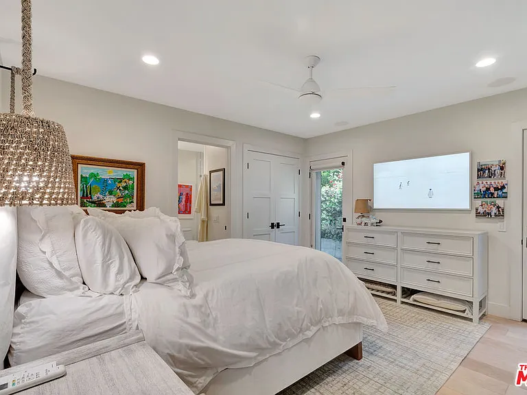 3859 Rambla Pacifico — Photo 10