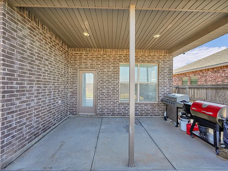 1103 Masquerade Blvd — Photo 20