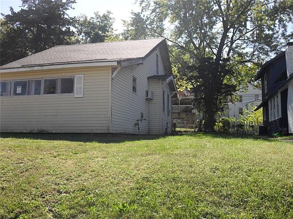 2nd image of 1831 Walker Ave