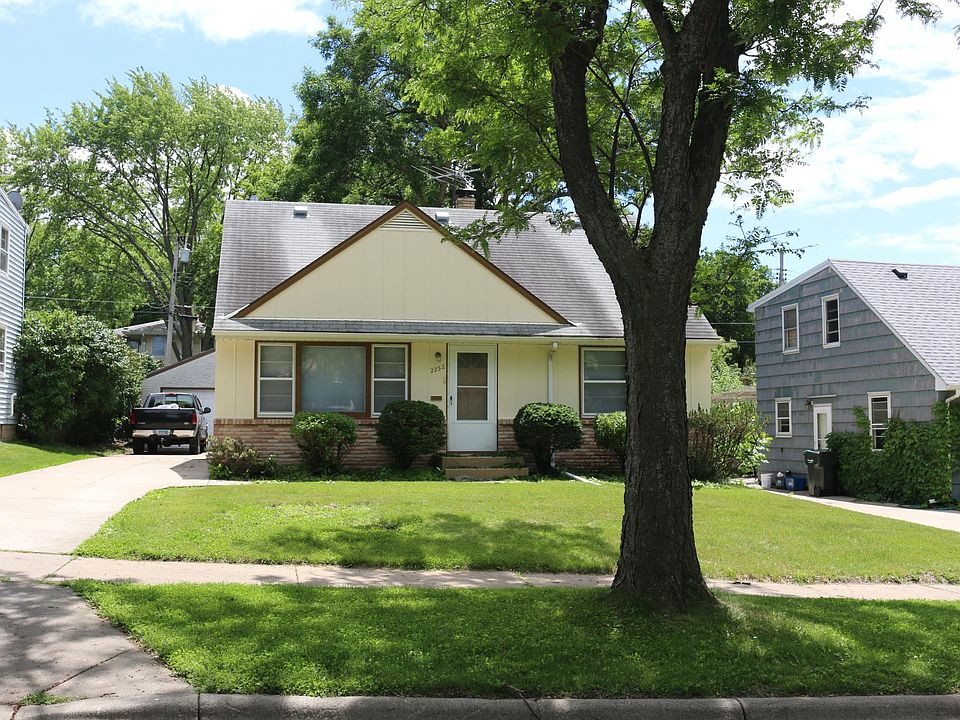 Main Entrance - Front Yard