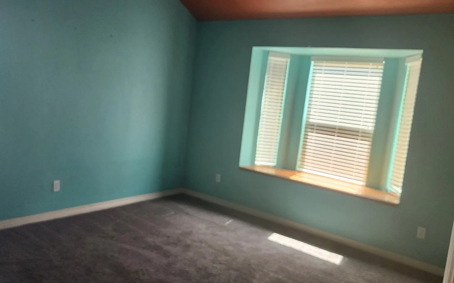 4 bed, 2.5 bath, 2225 sqft, $1,900 — Photo 4