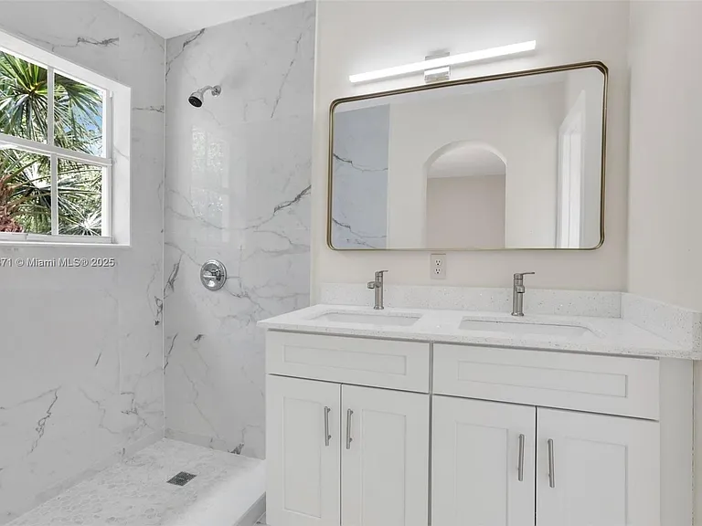 3031 SW 129th Ter — Photo 11