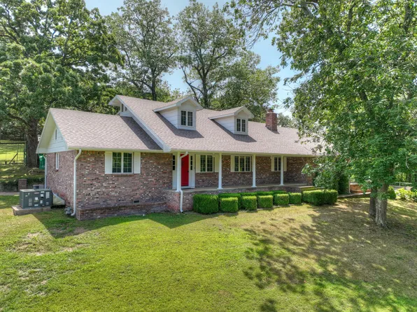 2001 Saint Anne Street, Seneca, MO 64865