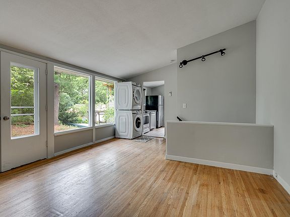 2nd image of 35 Melbourne Ave SE #B