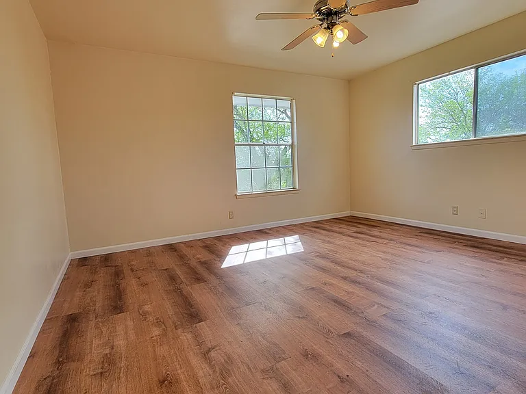 2115 Cedar Run Dr — Photo 16