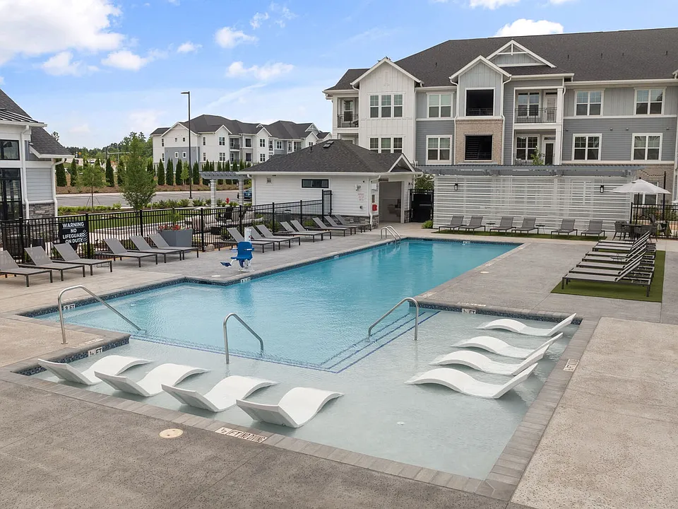 The Lindley at Grove 98