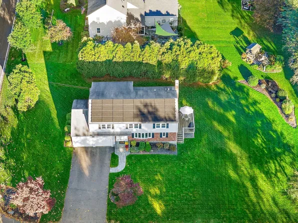 1 Indian Meadow Dr, Northborough, MA 01532