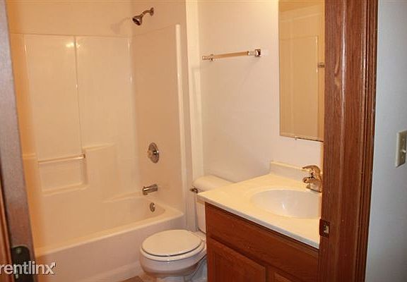534 Partridge Full Bath