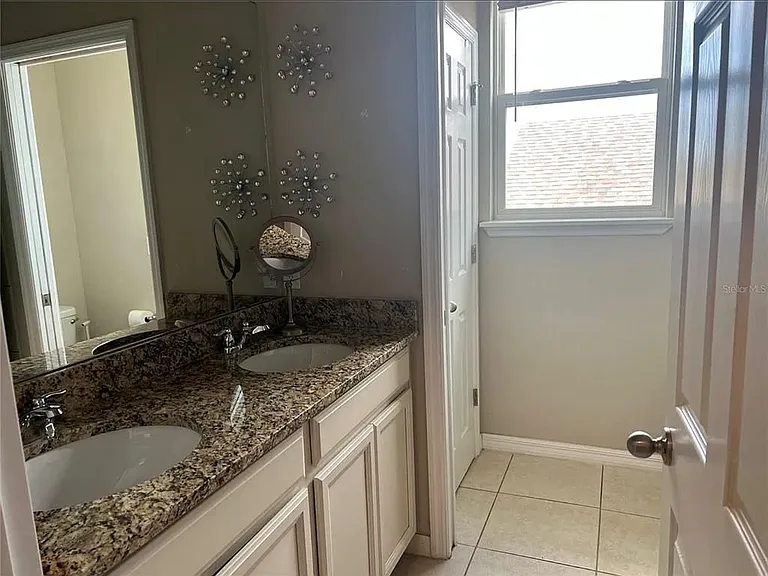 5160 Autumn Ridge Dr — Photo 7