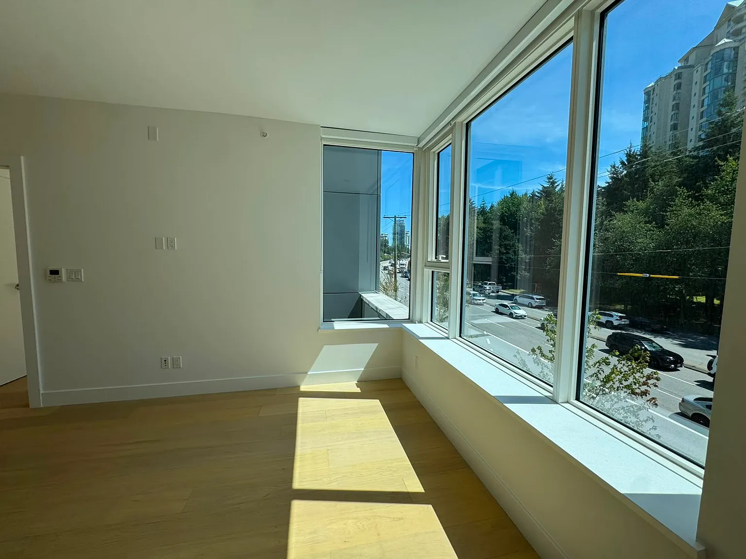 2 bed, 888 sqft, $4,500 — Photo 4