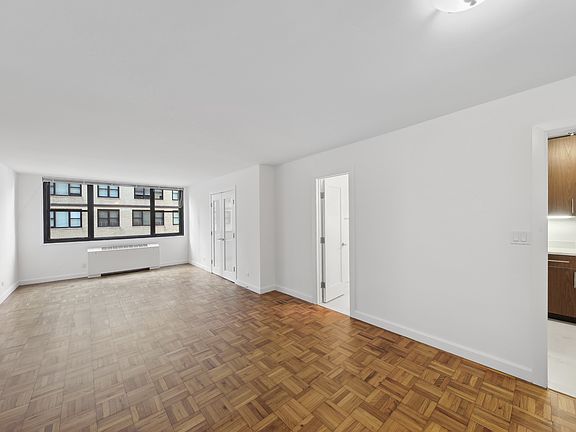 4th image of 330 W 58th St APT 14C