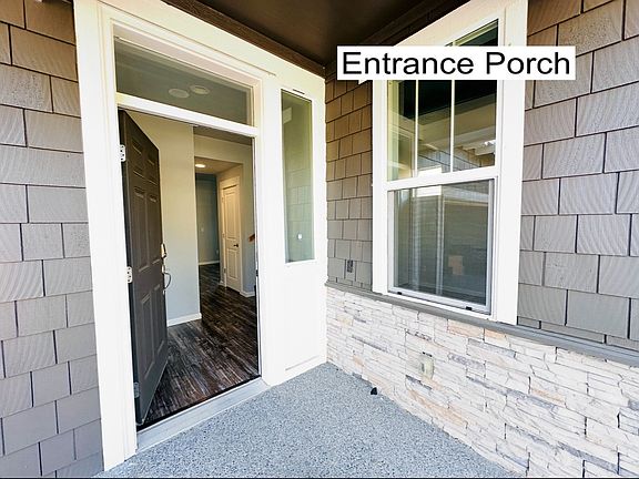 2nd image of 589 Lyons Pl NE