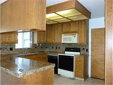 2nd image of 110 La Mesa Dr
