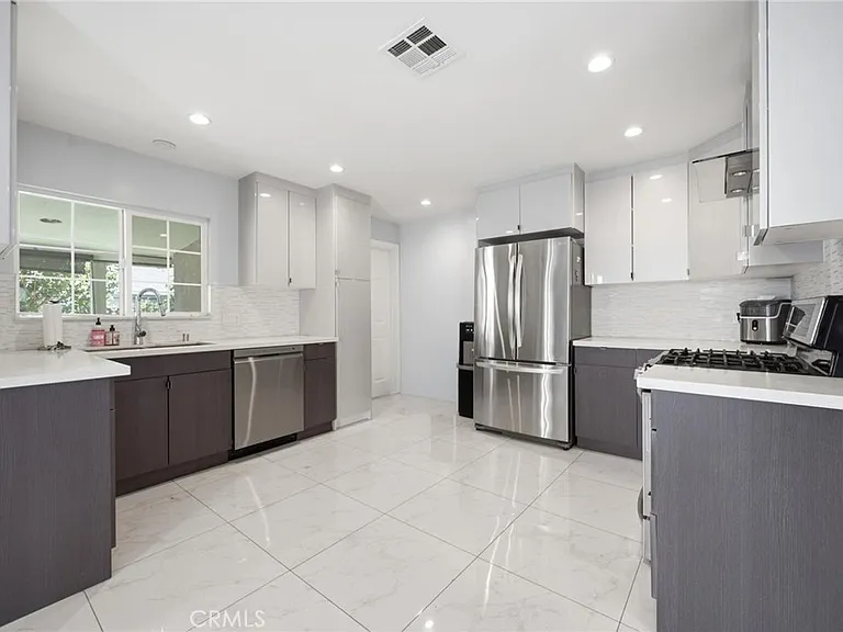 12954 Bosworth St — Photo 4