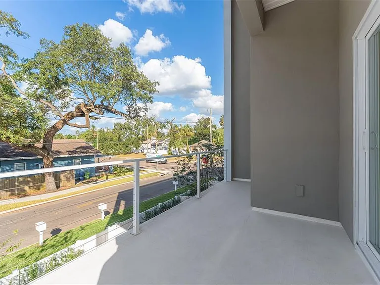 102 W Adalee St #4 — Photo 11