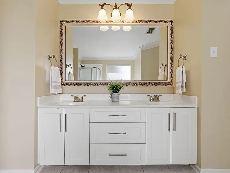 10138 Bayou Manor Ln — Photo 10