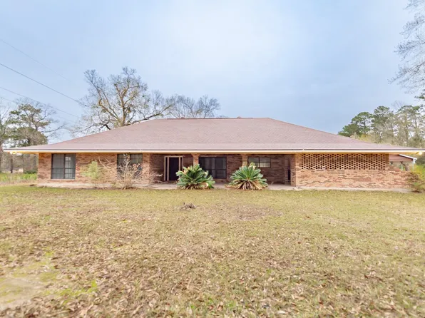 220 Woodland Dr, Oakdale, LA 71463