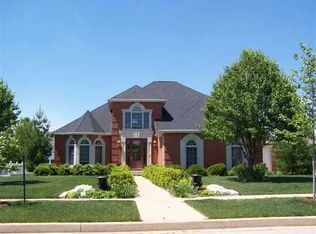 14 Lavender Ln, Bloomington, IL 61704