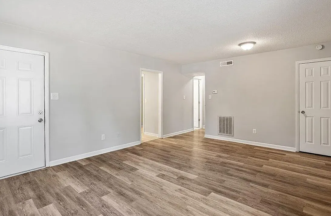 2 bed, 800 sqft, $1,250 — Photo 2