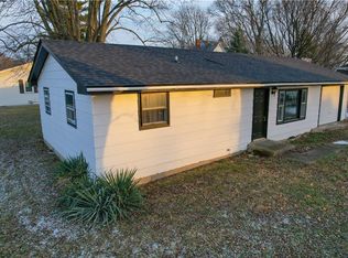 1 N 3rd St, Ridge Farm, IL 61870