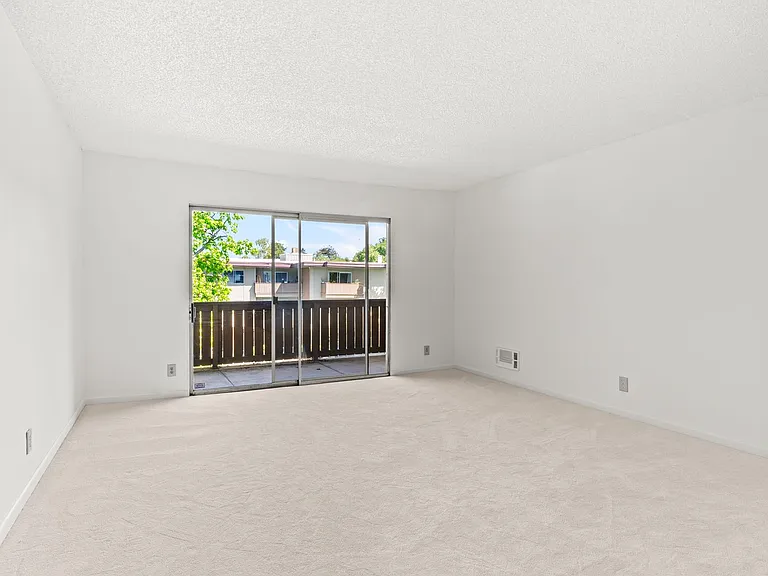 1311 Webster St #E316 — Photo 3