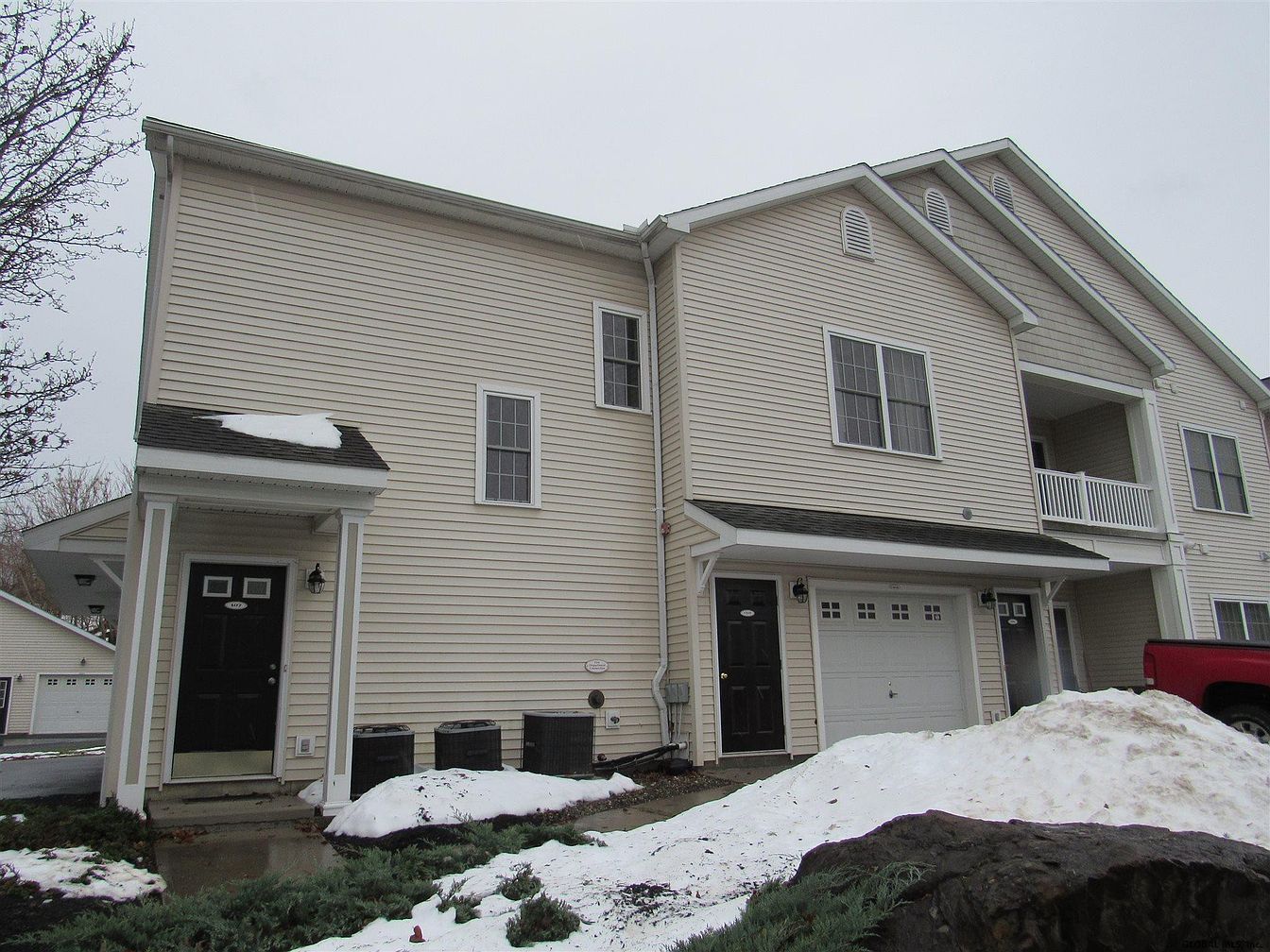 1st image of 106 N RIDGE #106
